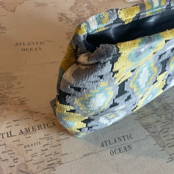 Soulucean Ikat Wet Dry Bag OS Colorful Patterned Clutch For Beach/Travel… - Picture 5 of 11